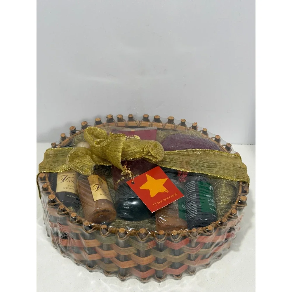 The Body Shop 10-Piece Bath & Body Gift Set Woven Basket Vanilla‎ Strawberry VTG
